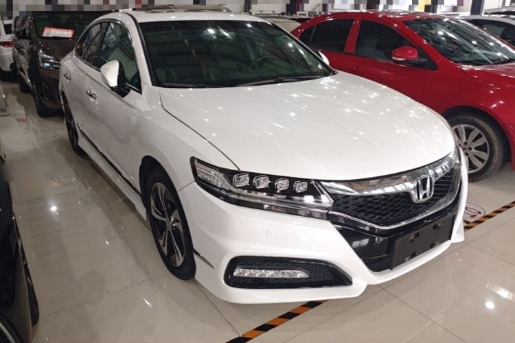 Used Honda Spirior 2017 2.4L Luxury Edition Front Right 45 Deg