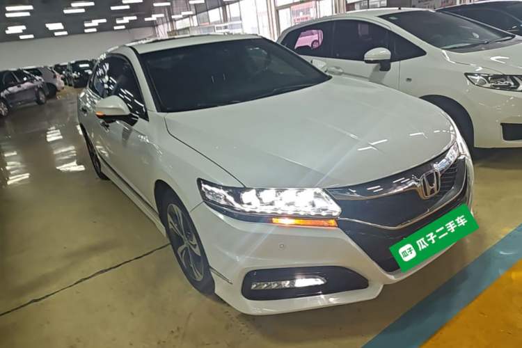 Used Honda Spirior 2017 2.4L Luxury Edition Front Right 45 Deg