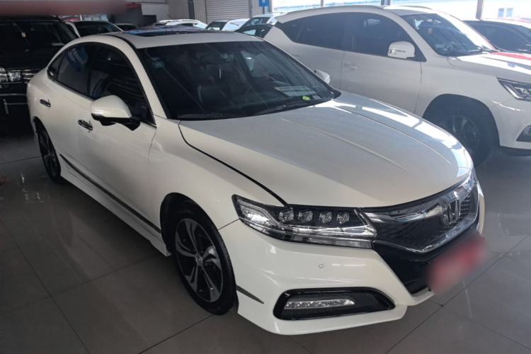 Used Honda Spirior 2017 2.4L Luxury Edition Front Right 45 Deg