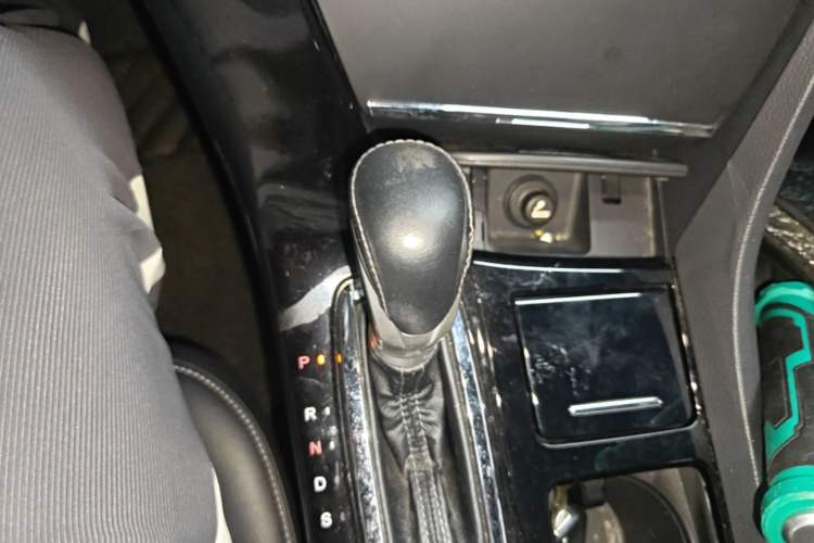 Used Honda Spirior 2017 2.0L Classic Edition Gear Lever