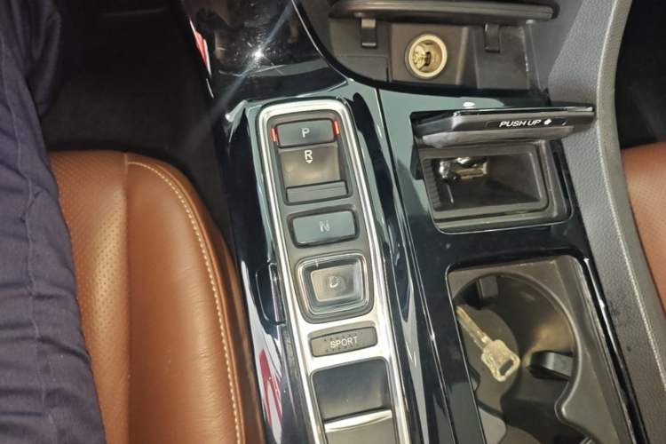 Used Honda Spirior 2017 Hybrid 2.0L Pure Drive Edition Gear Lever