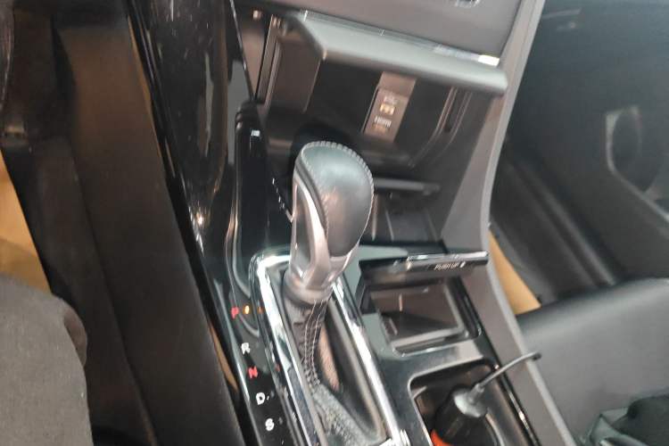 Used Honda Spirior 2017 2.0L Classic Edition Gear Lever
