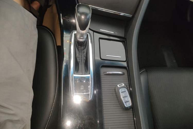 Used Honda Spirior 2017 2.0L Classic Edition Gear Lever