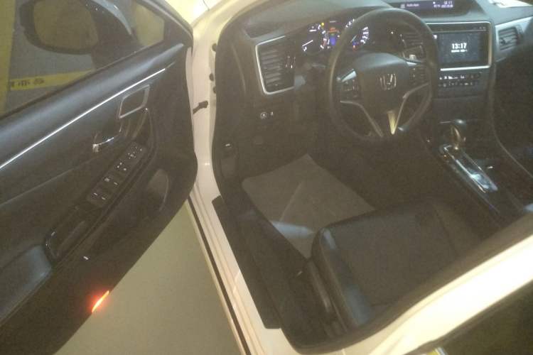 Used Honda Spirior 2017 2.0L Classic Edition Interior 3