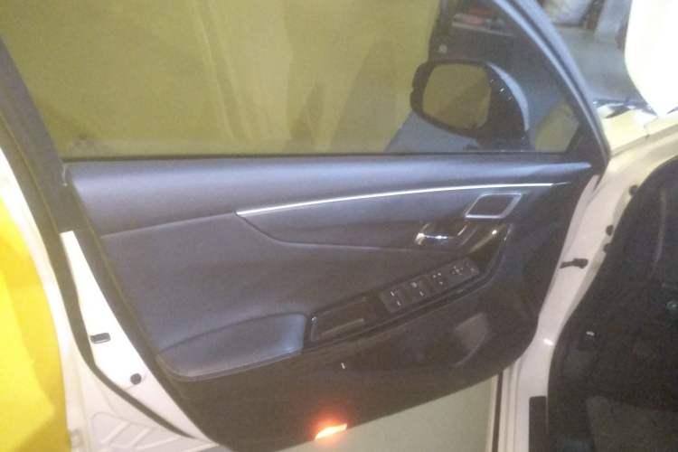 Used Honda Spirior 2017 2.0L Classic Edition Interior 7