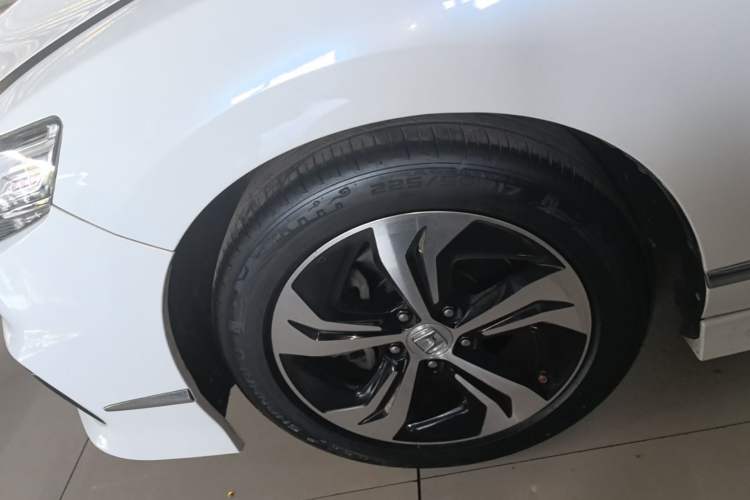 Used Honda Spirior 2017 2.4L Luxury Edition Left Front Wheel Hub