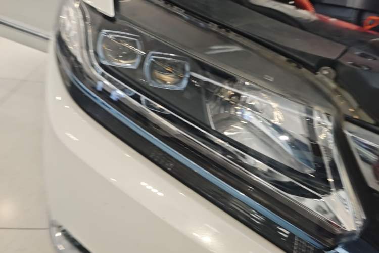 Used Honda Spirior 2017 Hybrid 2.0L Pure Drive Edition Right Front Headlight
