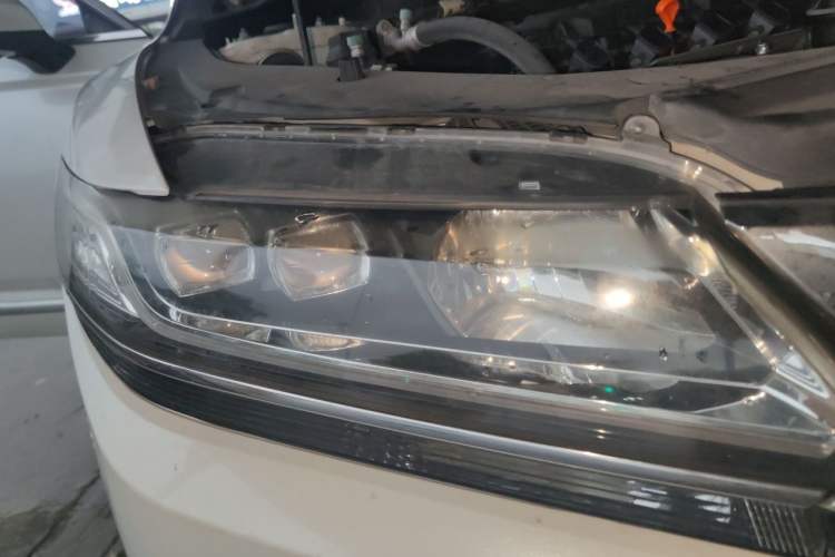 Used Honda Spirior 2017 2.0L Comfort Edition Right Front Headlight
