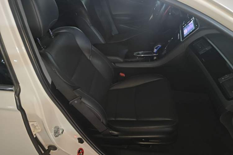 Used Honda Spirior 2017 2.4L Luxury Edition Right Front Seat