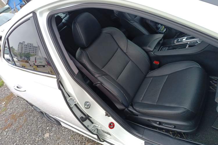 Used Honda Spirior 2017 2.4L Luxury Edition Right Front Seat