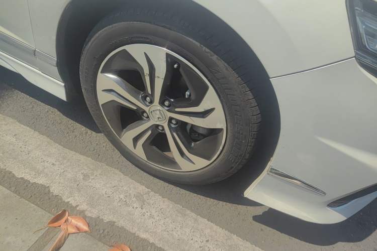 Used Honda Spirior 2017 2.4L Luxury Edition Right Front Wheel Hub