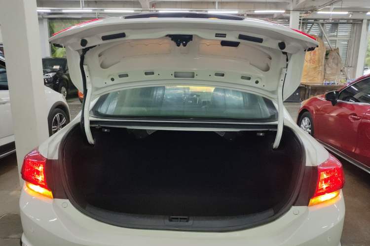 Used Honda Spirior 2017 2.0L Classic Edition Trunk