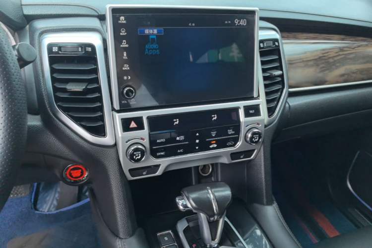 Used Honda UR-V 2017 240TURBO Two-Wheel Drive Luxury Edition China V Audio And AC Panel