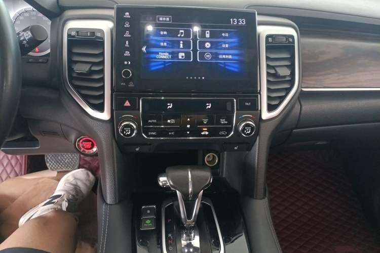 Used Honda UR-V 2017 240TURBO Two-Wheel Drive Luxury Edition China V Audio And AC Panel