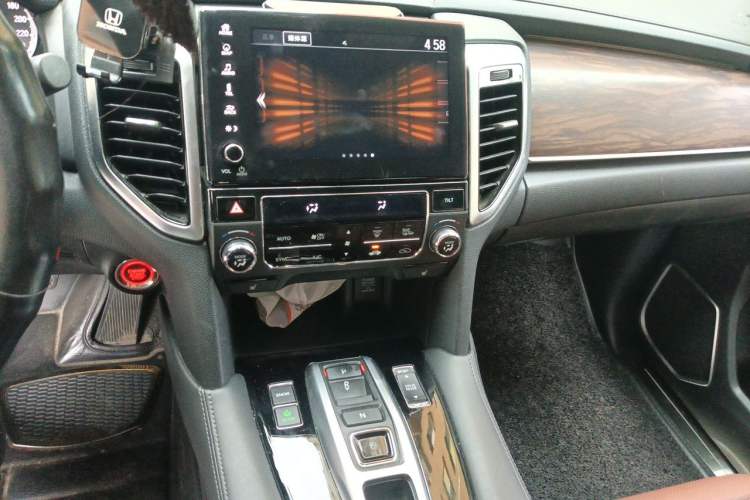Used Honda UR-V 2017 370TURBO Four-Wheel Drive Prestige Edition China V Audio And AC Panel