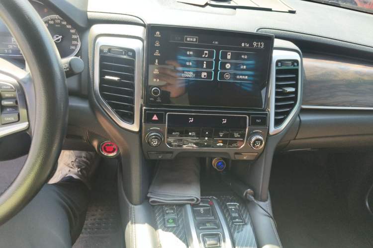 Used Honda UR-V 2017 370TURBO Four-Wheel Drive Prestige Edition China V Audio And AC Panel