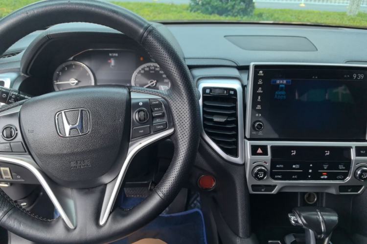Used Honda UR-V 2017 240TURBO Two-Wheel Drive Luxury Edition China V Center Console