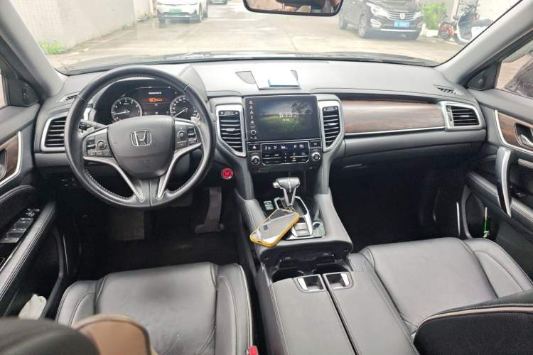 Used Honda UR-V 2017 240TURBO Two-Wheel Drive Luxury Edition China V Center Console
