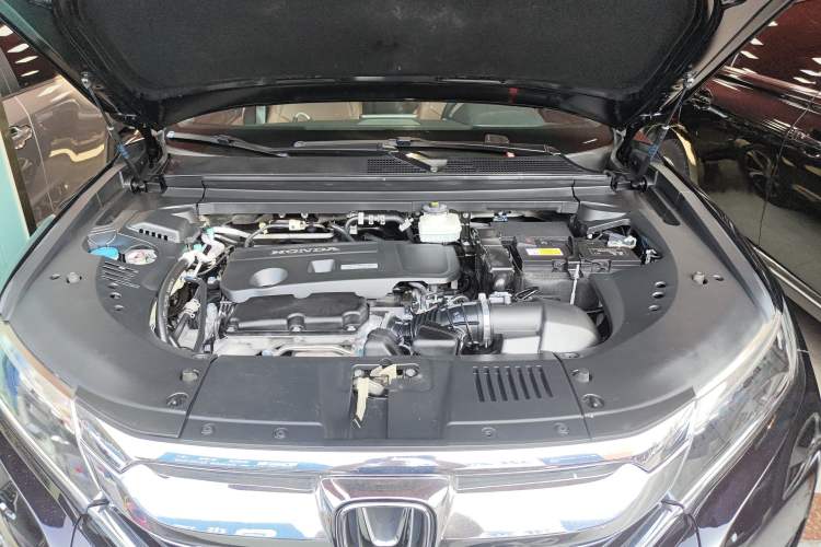 Used Honda UR-V 2017 370TURBO Four-Wheel Drive Prestige Edition China V Engine Bay