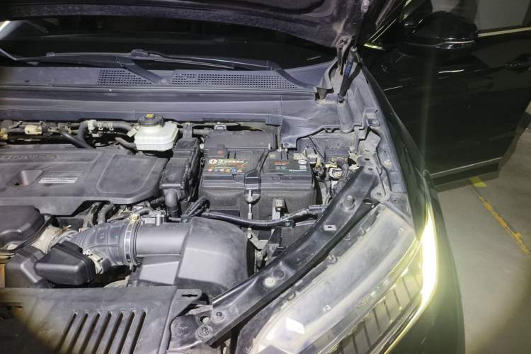 Used Honda UR-V 2017 370TURBO Four-Wheel Drive Prestige Edition China V Engine Bay Left