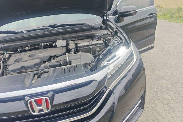 Used Honda UR-V 2017 370TURBO 2WD Prestige Edition China V Engine Bay Left