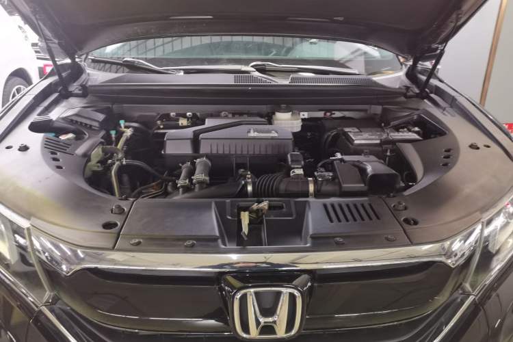 Used Honda UR-V 2017 240TURBO Two-Wheel Drive Classic Edition China V Engine Bay
