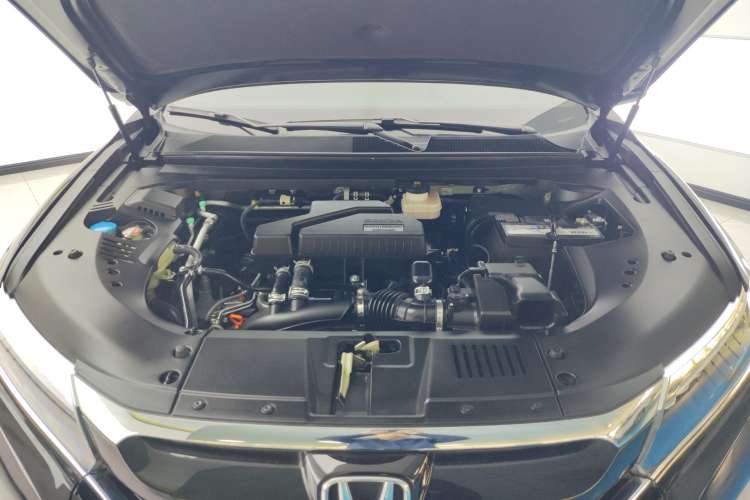 Used Honda UR-V 2017 240TURBO Two-Wheel Drive Luxury Edition China V Engine Bay