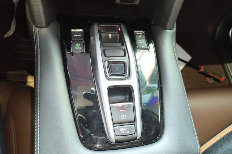 Used Honda UR-V 2017 370TURBO Four-Wheel Drive Prestige Edition China V Gear Lever