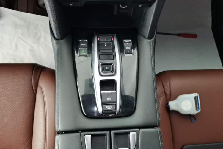 Used Honda UR-V 2017 370TURBO Four-Wheel Drive Prestige Edition China V Gear Lever