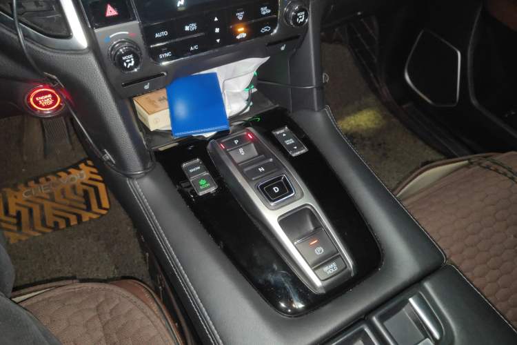 Used Honda UR-V 2017 370TURBO Four-Wheel Drive Prestige Edition China V Gear Lever