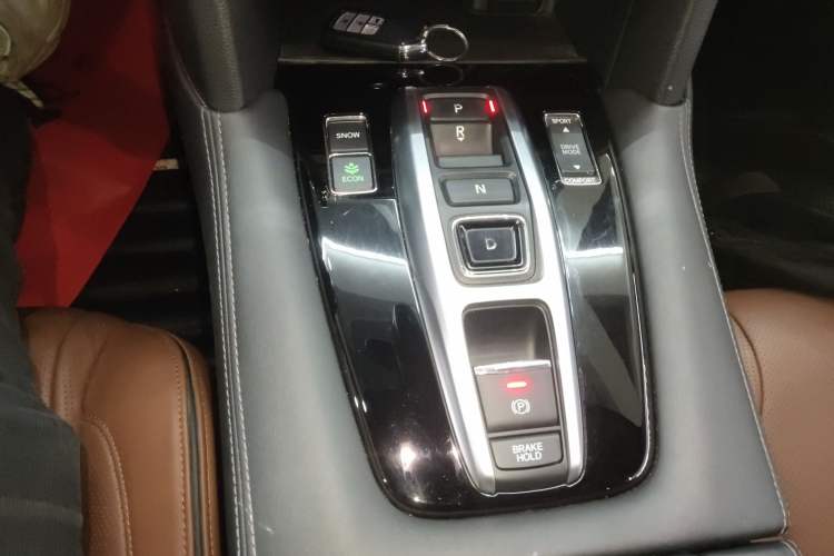 Used Honda UR-V 2017 370TURBO Four-Wheel Drive Prestige Edition China V Gear Lever