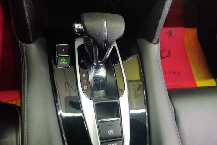 Used Honda UR-V 2017 240TURBO Two-Wheel Drive Classic Edition China V Gear Lever