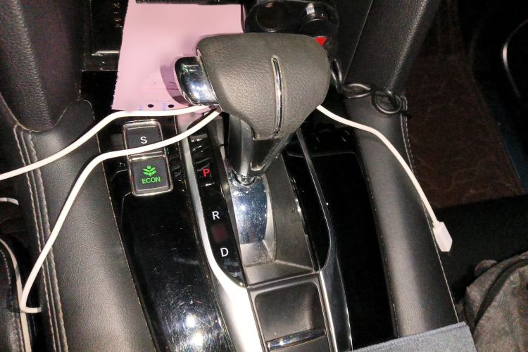 Used Honda UR-V 2017 240TURBO Two-Wheel Drive Classic Edition China V Gear Lever