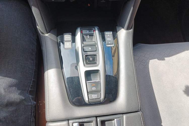 Used Honda UR-V 2017 370TURBO 2WD Prestige Edition China V Gear Lever
