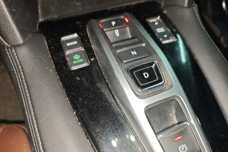 Used Honda UR-V 2017 370TURBO 2WD Prestige Edition China V Gear Lever