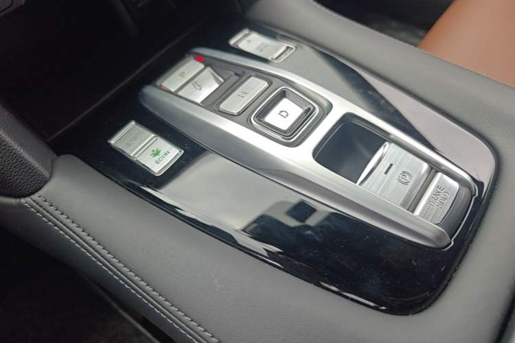 Used Honda UR-V 2017 370TURBO Four-Wheel Drive Prestige Edition China V Gear Lever