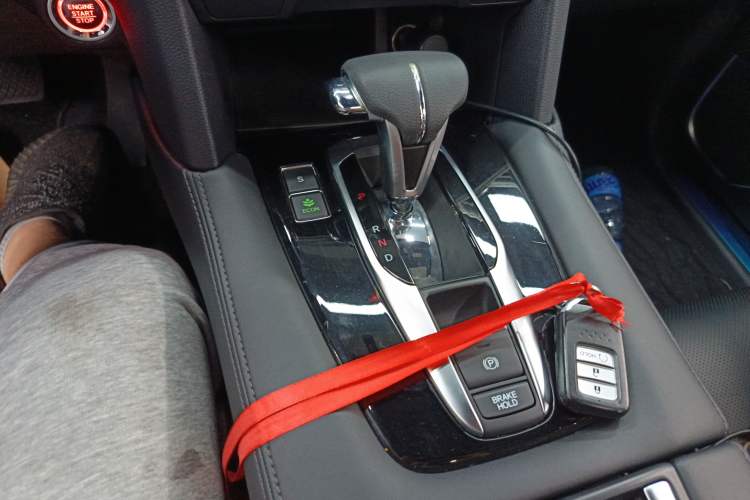 Used Honda UR-V 2017 240TURBO Two-Wheel Drive Classic Edition China VI Gear Lever