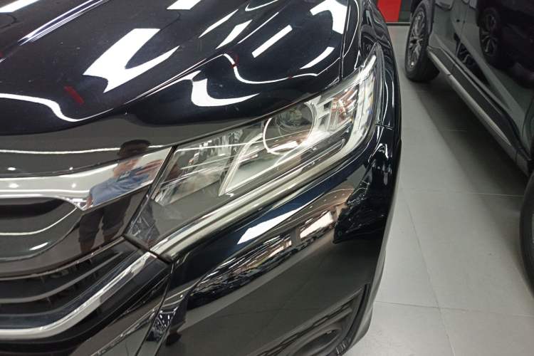 Used Honda UR-V 2017 240TURBO Two-Wheel Drive Classic Edition China VI Left Front Headlight