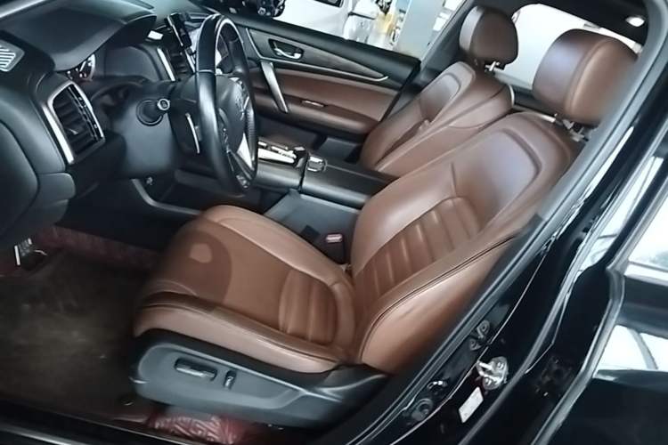Used Honda UR-V 2017 370TURBO 2WD Prestige Edition China V Left Front Seat