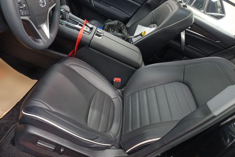 Used Honda UR-V 2017 240TURBO Two-Wheel Drive Classic Edition China VI Left Front Seat