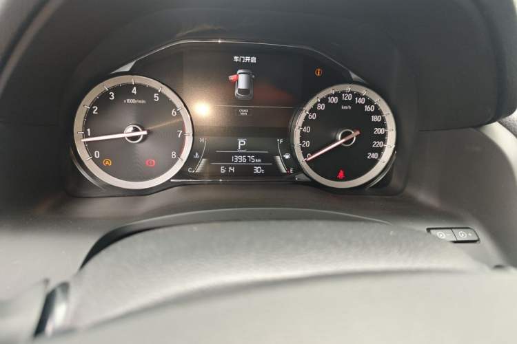 Used Honda UR-V 2017 240TURBO Two-Wheel Drive Luxury Edition China V Odometer Close Up