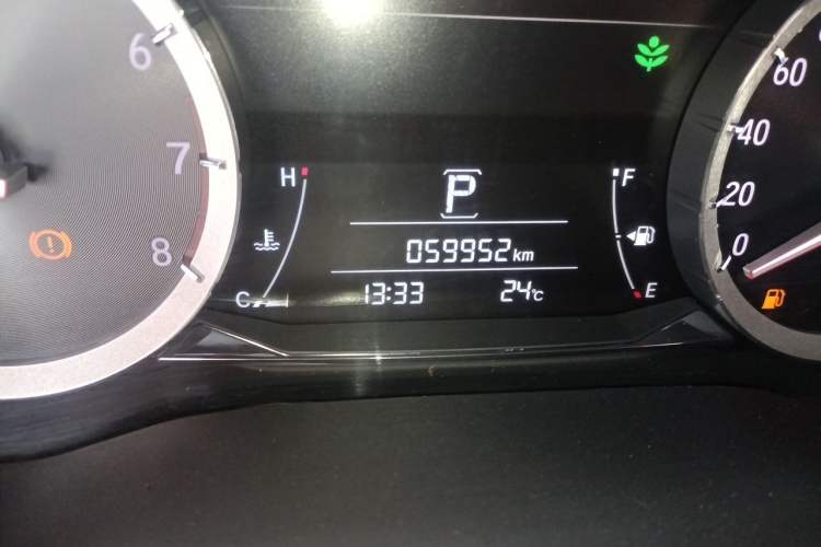 Used Honda UR-V 2017 240TURBO Two-Wheel Drive Luxury Edition China V Odometer Close Up