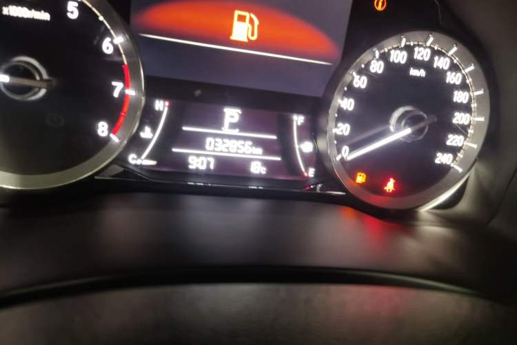 Used Honda UR-V 2017 240TURBO Two-Wheel Drive Classic Edition China V Odometer Close Up