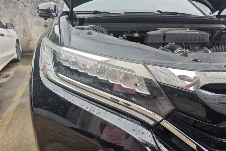 Used Honda UR-V 2017 240TURBO Two-Wheel Drive Luxury Edition China V Right Front Headlight