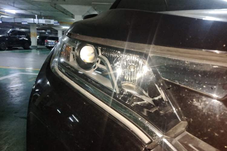 Used Honda UR-V 2017 240TURBO Two-Wheel Drive Classic Edition China V Right Front Headlight