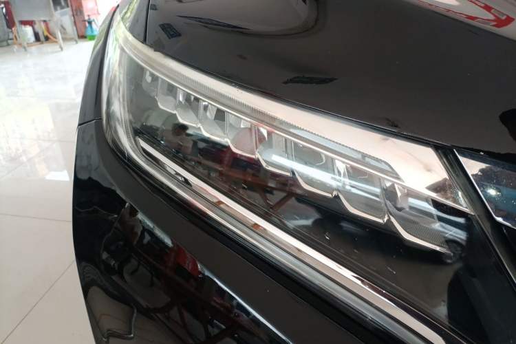 Used Honda UR-V 2017 240TURBO Two-Wheel Drive Luxury Edition China V Right Front Headlight
