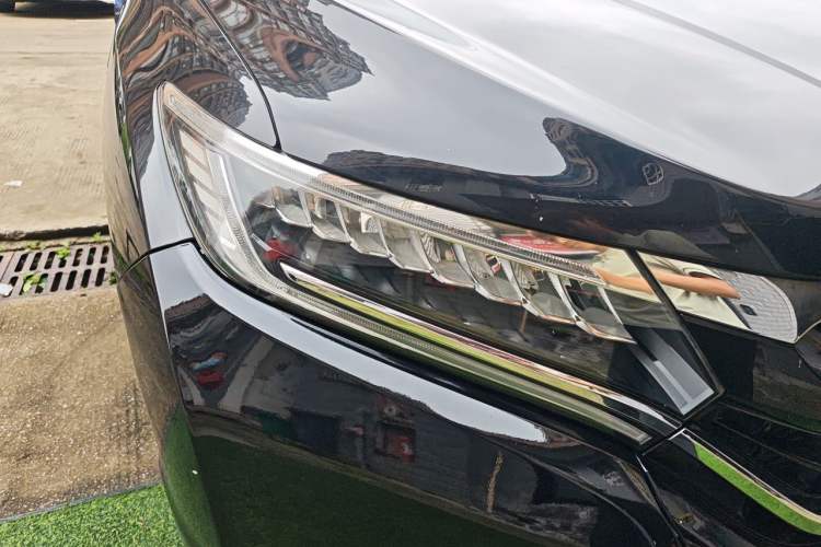 Used Honda UR-V 2017 370TURBO 2WD Prestige Edition China V Right Front Headlight