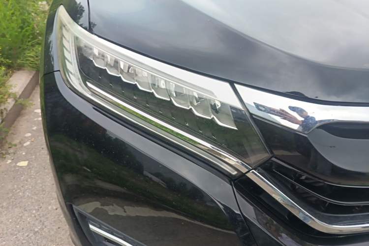 Used Honda UR-V 2017 370TURBO 2WD Prestige Edition China V Right Front Headlight