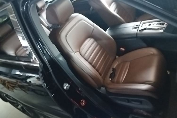 Used Honda UR-V 2017 370TURBO 2WD Prestige Edition China V Right Front Seat