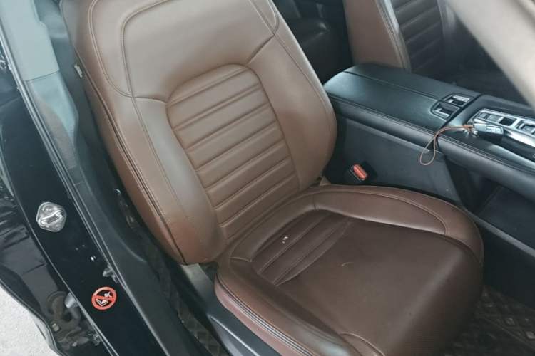 Used Honda UR-V 2017 370TURBO 2WD Prestige Edition China V Right Front Seat